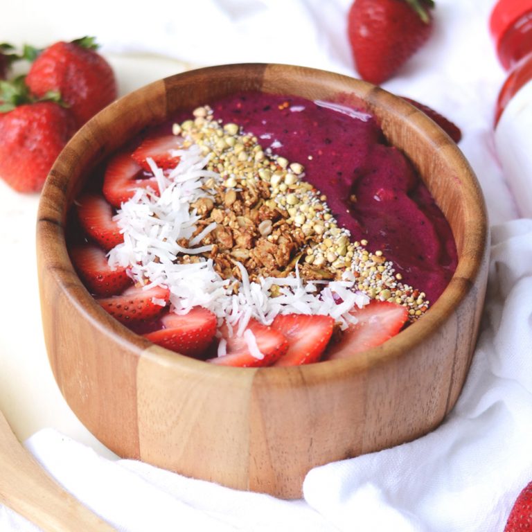 Sumatra Dragonfruit Smoothie Bowl